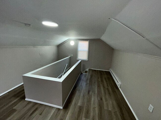 Building Photo - 3 Bedroom Bungalow