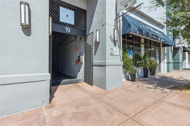 Building Photo - 10 N Summerlin Ave