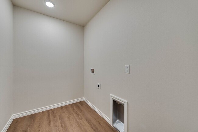 Building Photo - 1405 Bajada St