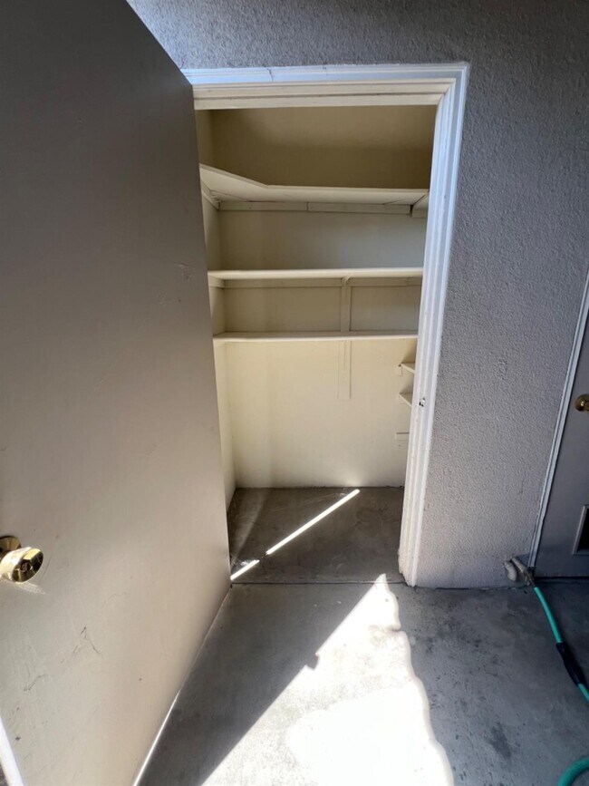 Building Photo - 2450 14th Ave