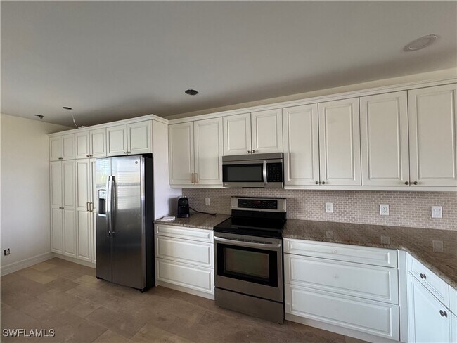 Building Photo - 4140 Bayhead Dr
