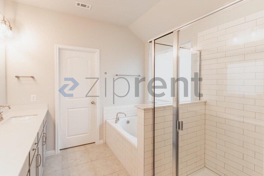 Building Photo - 120 Baron Von Gator Dr