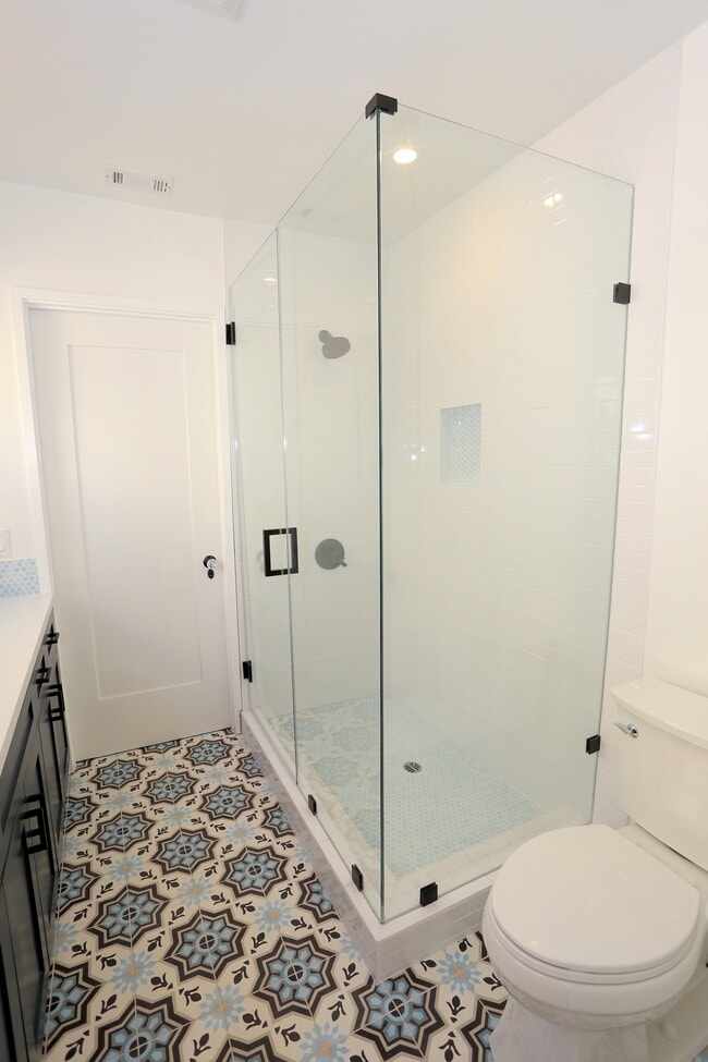 Building Photo - 3835 Hollypark Pl