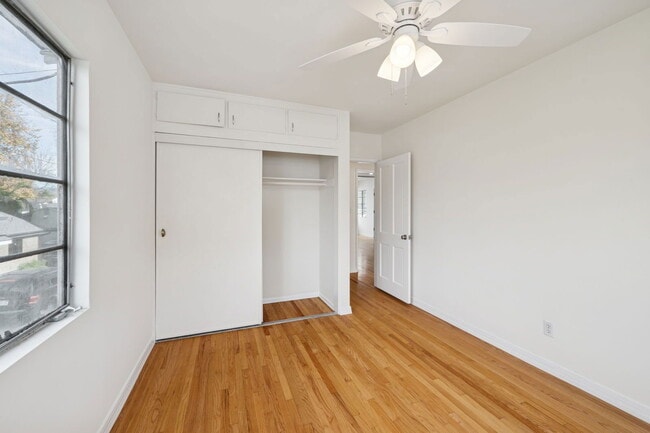 Building Photo - 11613 Moorpark St