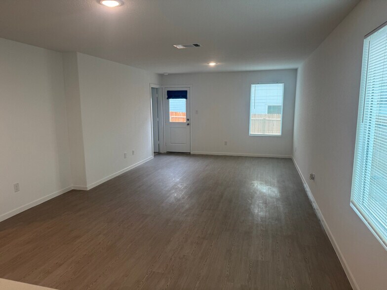 Building Photo - 2843 Red Diamond