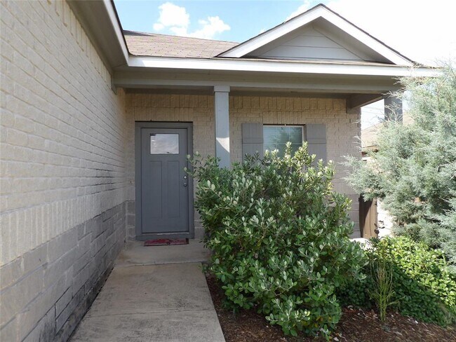 Building Photo - 3097 Blantyre Bnd
