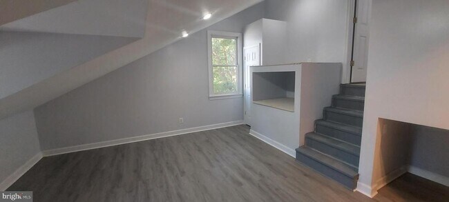 Building Photo - 6135 Fieldcrest Ct