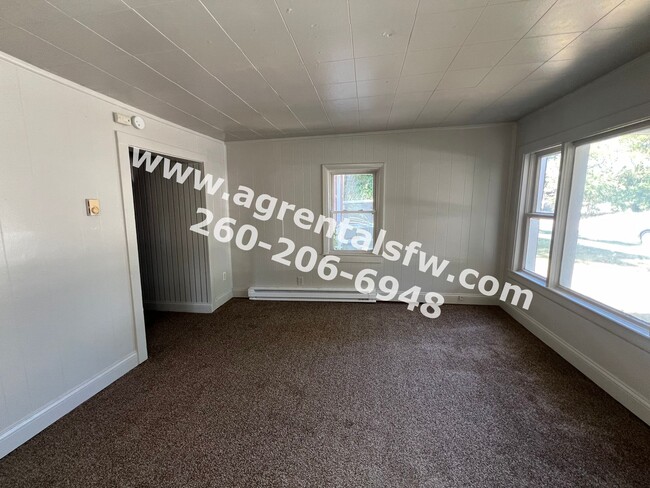 Building Photo - 3 Bedroom House - $200 Off first months rent