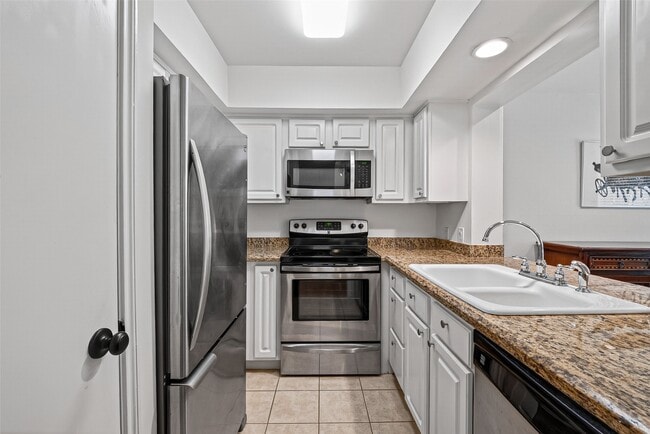Building Photo - 6466 Bayou Glen Rd