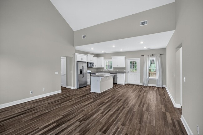 Building Photo - 3 Bedroom 2 Bathroom home in Pembroke GA - close to Ft. Stewart