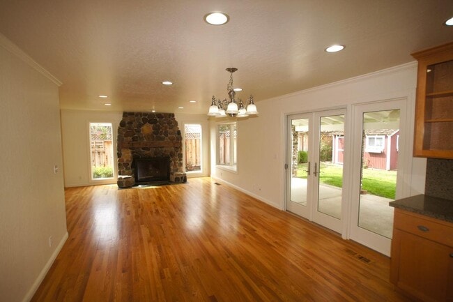 Building Photo - 1715 Grizilo Dr