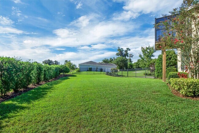 Building Photo - 2610 Grace Manor