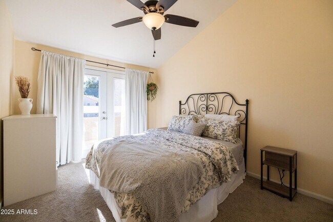Building Photo - 5442 S Hurricane Ct