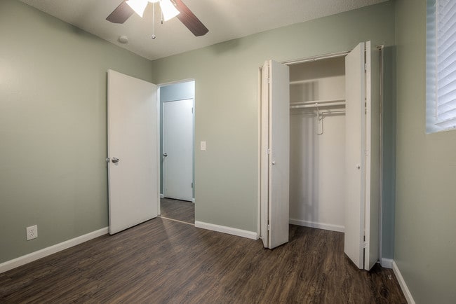 Building Photo - 510 NE Corder St