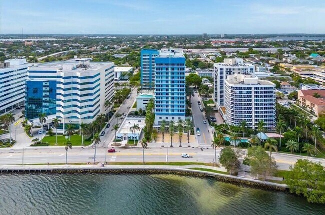 Building Photo - 1551 N Flagler Dr
