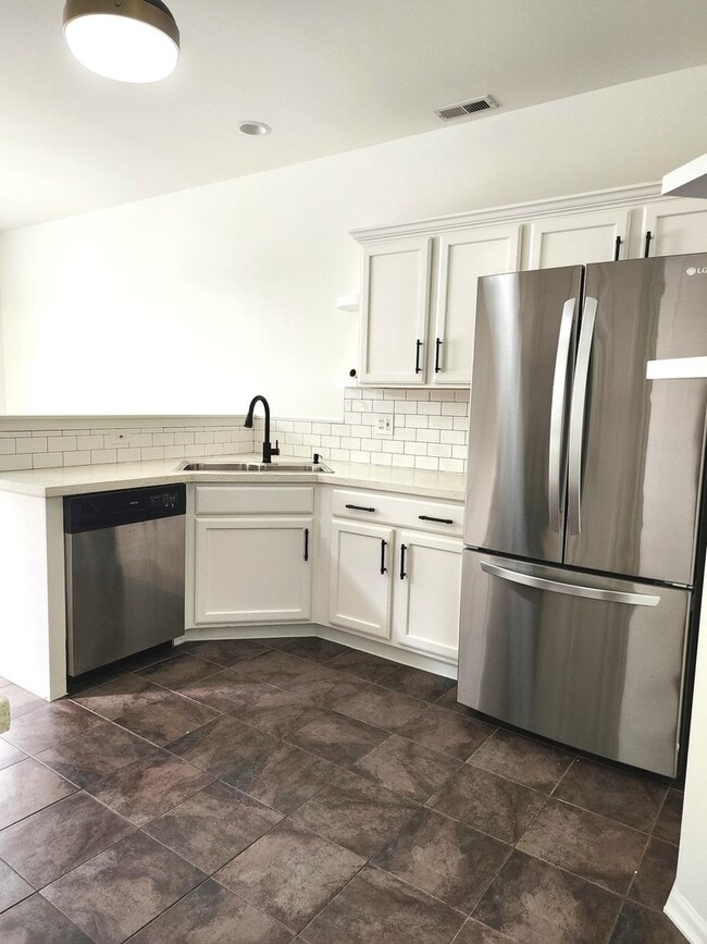 Building Photo - 2884 Falling Waters Ln