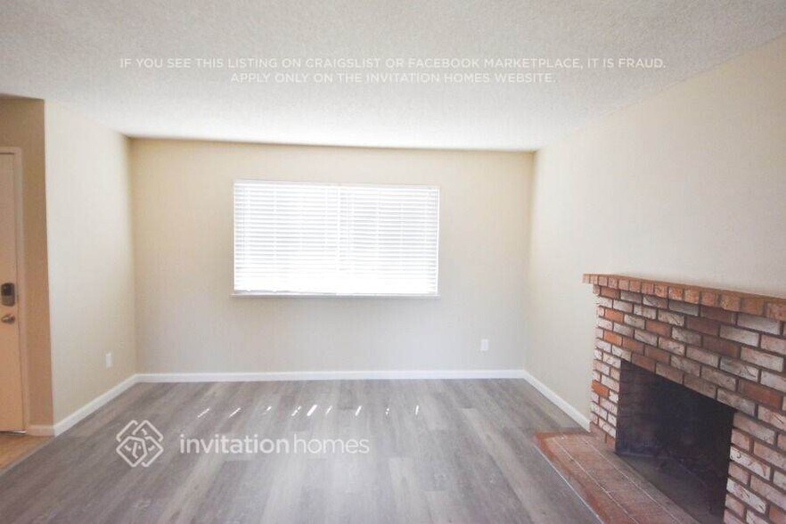 Building Photo - 518 Trumpeter Dr