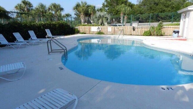 Building Photo - 2713 Bay Club Dr