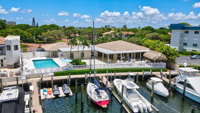 Building Photo - 100 Pelican Pointe Dr