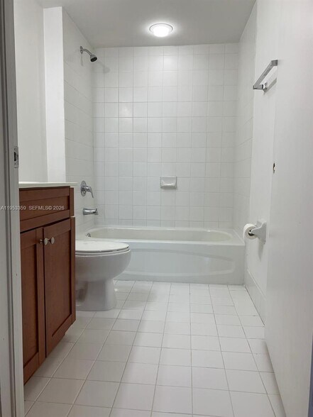 Building Photo - 36 NW 6th Ave