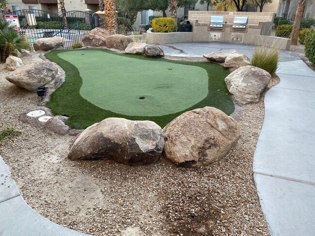 Building Photo - ADORABLE 2 BEDROOM 2 BATHROOM CONDO LOCATED IN A GATED COMMUNITY