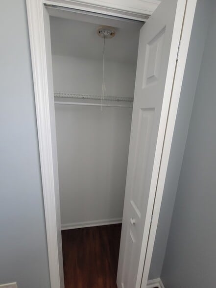 Building Photo - 22005 Balmoral Dr