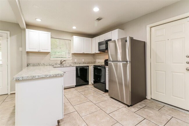 Building Photo - 26731 Cypress Rd