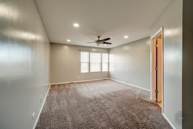 Building Photo - 4055 Blackstone Dr