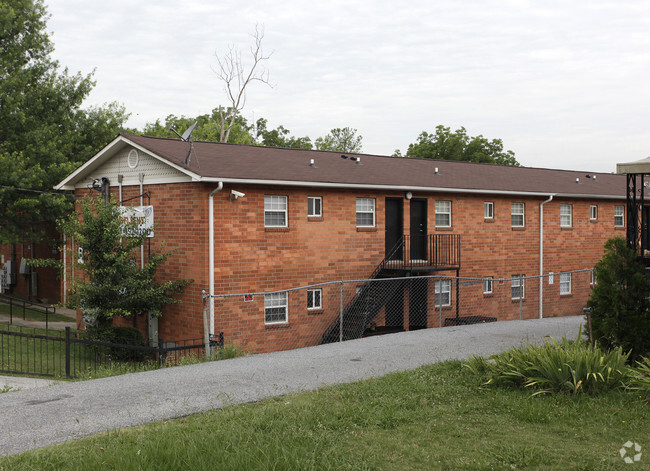 Building Photo - Kings Court Apartments