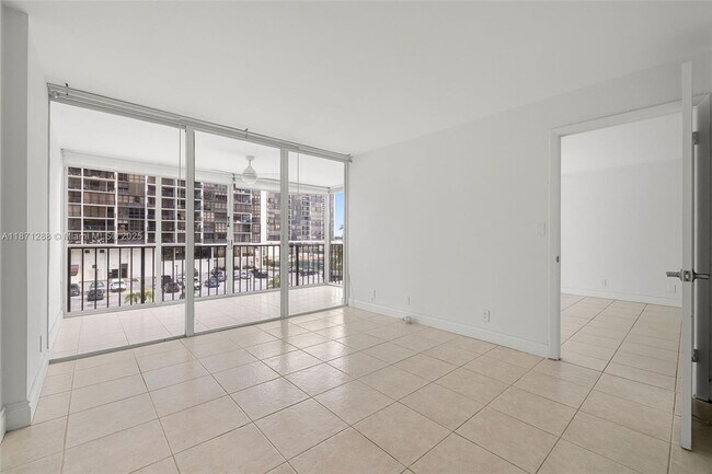 Building Photo - 1915 Brickell Ave