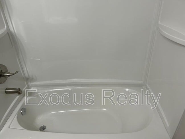 Building Photo - 311 Bracken St