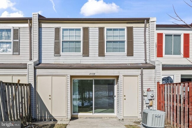 Building Photo - 2108 Monaghan Dr