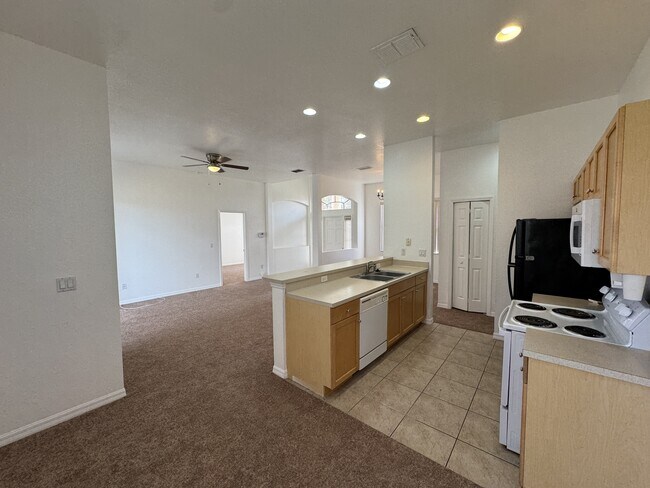 Building Photo - 446 Caraway Dr