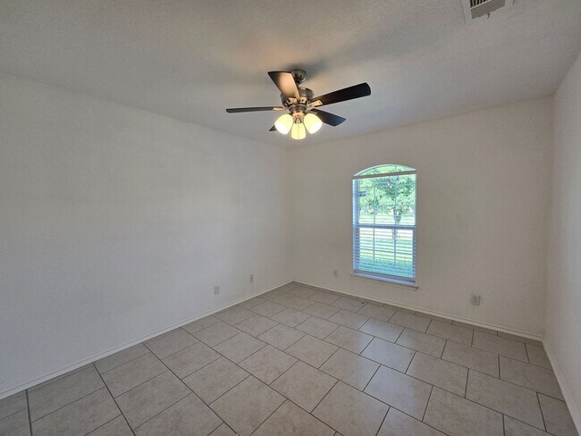 Building Photo - 3906 Kevin Shaw Dr