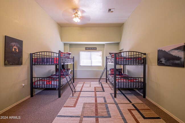 Building Photo - 1042 S Hunter Creek Dr