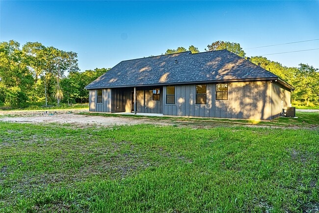 Building Photo - 24994 Armagh Rd