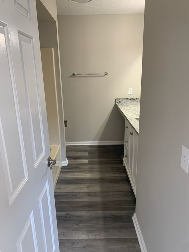 Building Photo - 2 Bedroom 2 1/2 Bath Condo