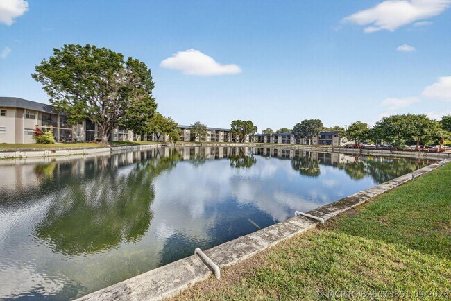 Building Photo - 7925 S Colony Cir