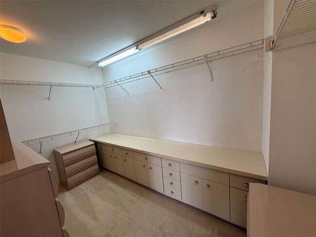 Building Photo - 19707 Turnberry Way