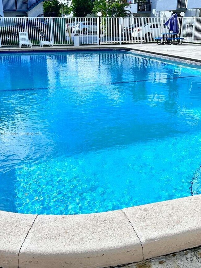 Building Photo - 2498 SW 17th Ave