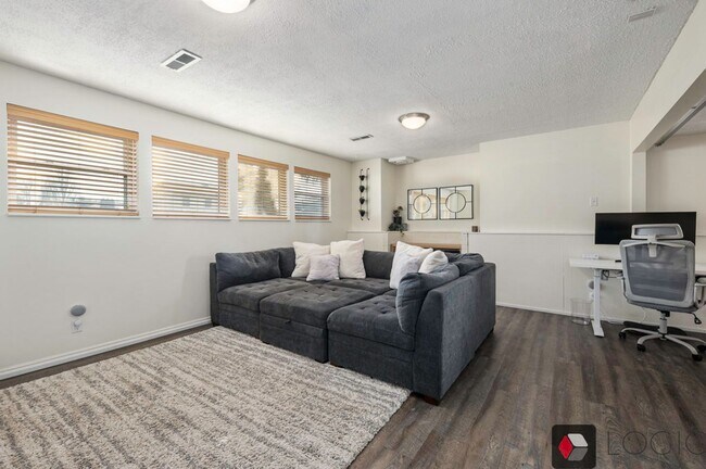 Building Photo - 1667 E 9800 S