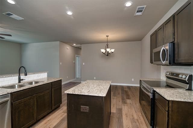 Building Photo - 712 Harvest Moon Dr