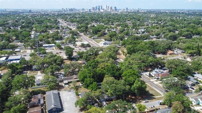 Building Photo - 1505 E North Bay St