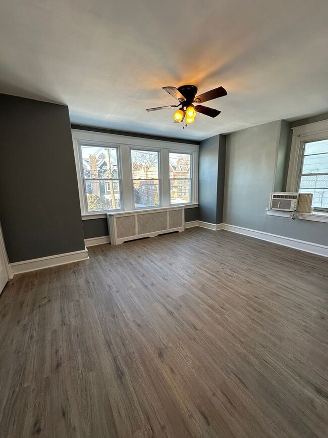 Building Photo - Beautiful renovated 4 bed, 2 full bath