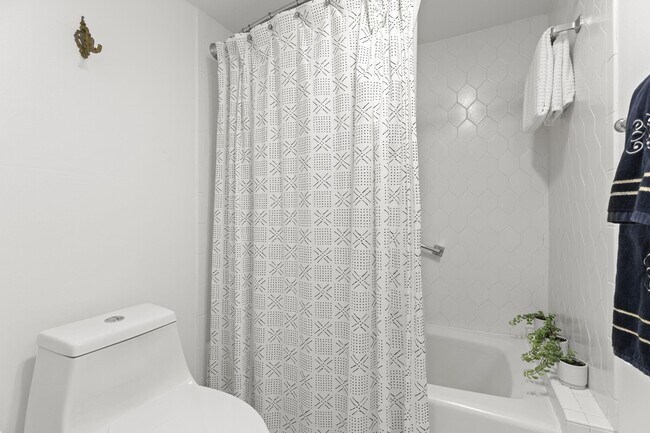 Building Photo - 2400 Presidential Way