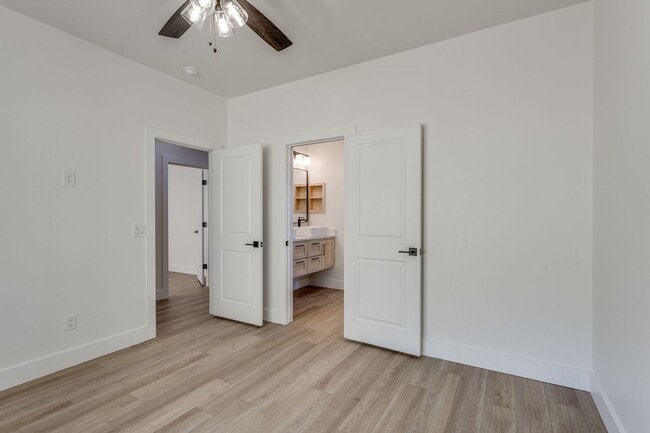 Building Photo - Warm, Modern & Welcoming — Beautiful 4 Bed, 3 Bath New Build