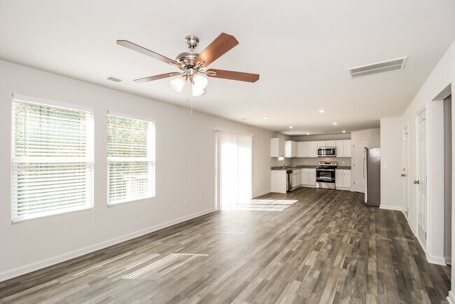 Building Photo - 146 Fields Crossing