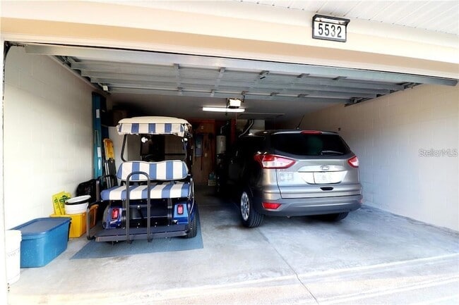 Building Photo - 5532 Sir Churchill Dr