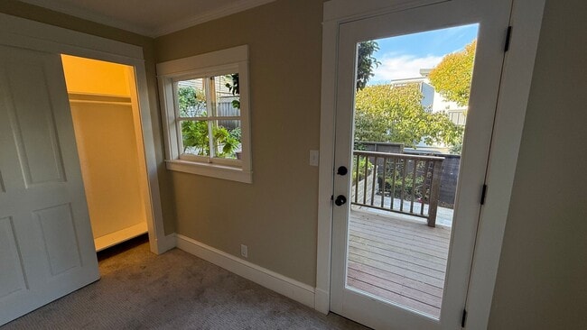 Building Photo - Epic REA - Rare Find Cozy and Update 2BR /...