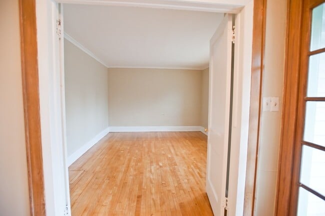 Building Photo - 3259 N Oakland Ave